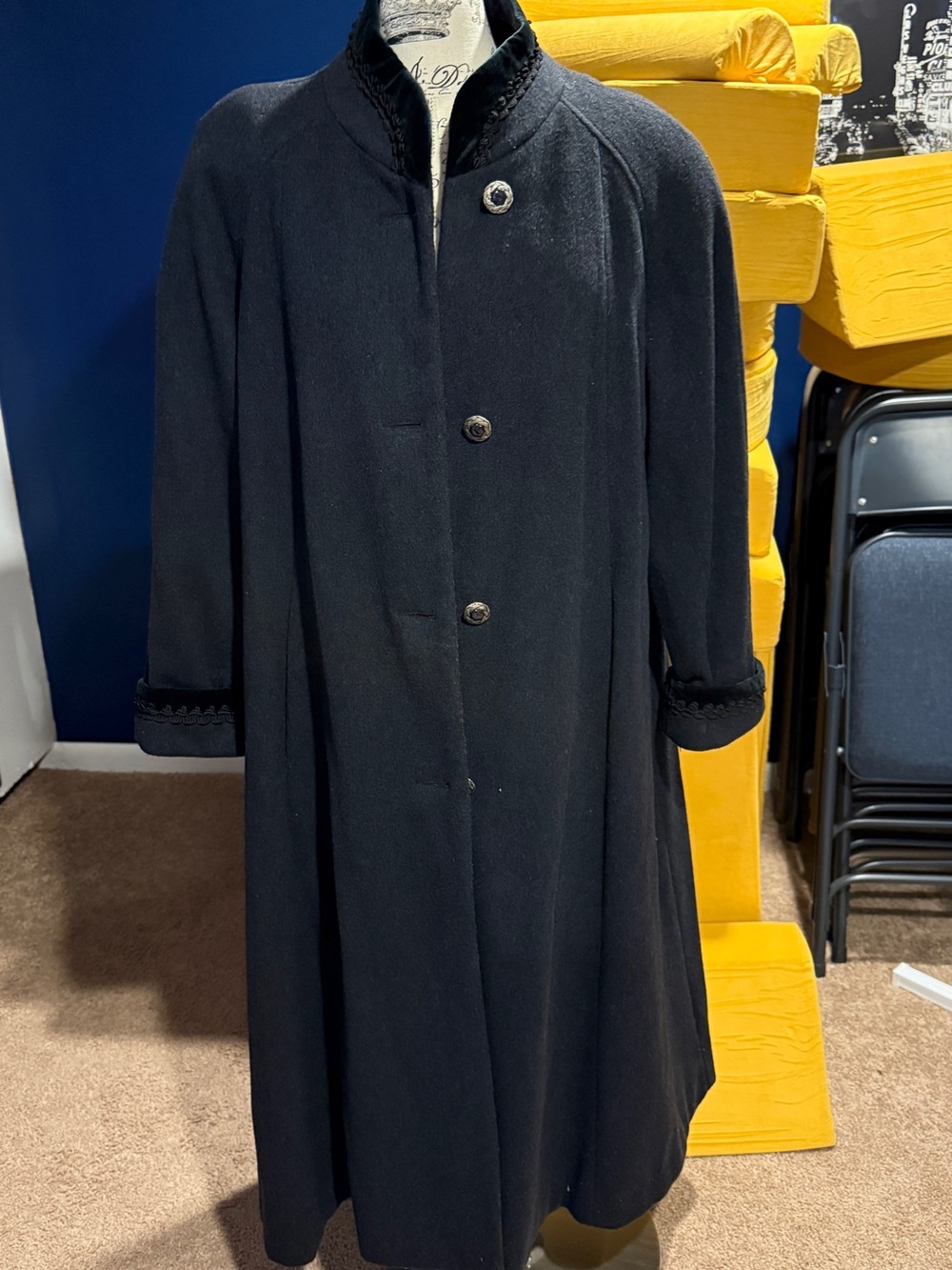 Classic 80s Vintage women’s plus size long wool winter coat